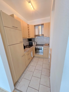 VERMIETET! Sehr großzügiges sonniges 1-Zimmer Studio mit Einbauküche in Top Lage von Neu Isenburg-Zeppelinheim