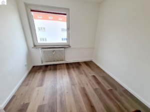 VERMIETET! Viel Platz für die Familie oder auch WG – 4 Zimmerwohnung zentral in Niederrad
