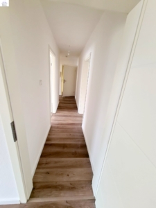 VERMIETET! Viel Platz für die Familie oder auch WG – 4 Zimmerwohnung zentral in Niederrad