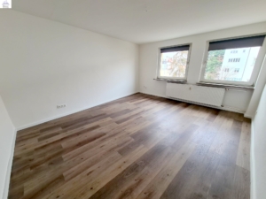 VERMIETET! Viel Platz für die Familie oder auch WG – 4 Zimmerwohnung zentral in Niederrad