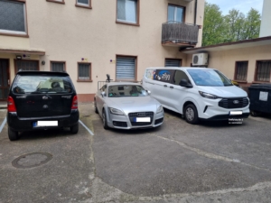 VERMIETET! KFZ-Stellplatz im Hof des Hauses Robert-Blum-Str.4/Habsburger Allee 95 in Frankfurt-Bornheim/Ostend zu vermieten