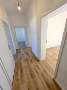 VERMIETET! Nagelneu renoviert! Sonnige 3 Zimmer Altbauwohnung – inkl. neues Bad -Offenbach Nähe Wetterdienst
