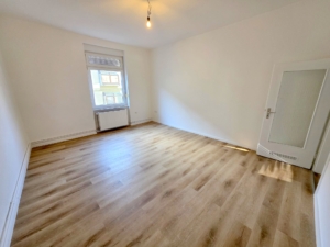 VERMIETET! Nagelneu renoviert! Sonnige 3 Zimmer Altbauwohnung – inkl. neues Bad -Offenbach Nähe Wetterdienst