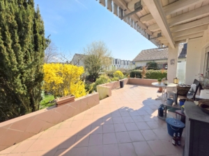 Freistehendes Einfamilienhaus mit großem Garten + Garage+ Gartenhaus – Bruchköbel-Niederissigheim