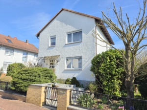 Freistehendes Einfamilienhaus mit großem Garten + Garage+ Gartenhaus – Bruchköbel-Niederissigheim