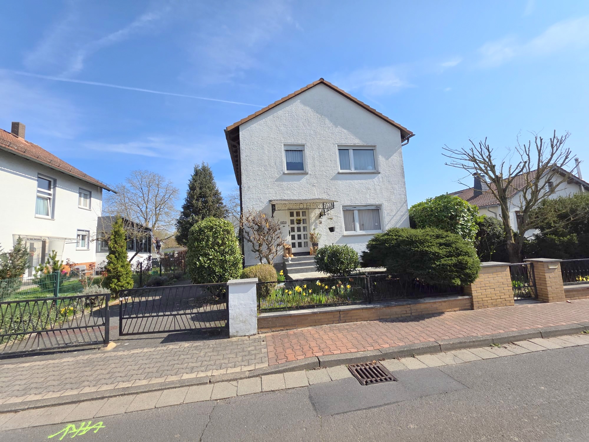 Freistehendes Einfamilienhaus mit großem Garten + Garage+ Gartenhaus – Bruchköbel-Niederissigheim