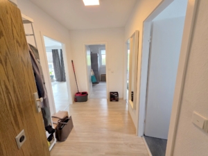 VERMIETET! Schicke + großzügige 2 Zimmerwohnung + großer Südbalkon + Klimaanlage – Ostend Grenze Bornheim