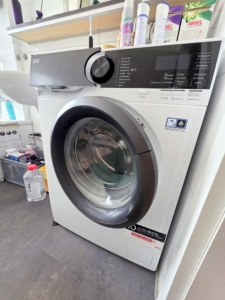 VERMIETET! Schicke + großzügige 2 Zimmerwohnung + großer Südbalkon + Klimaanlage – Ostend Grenze Bornheim