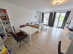 VERMIETET! Schicke + großzügige 2 Zimmerwohnung + großer Südbalkon + Klimaanlage – Ostend Grenze Bornheim