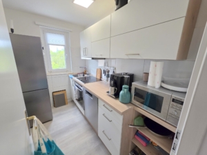 VERMIETET! Schicke + großzügige 2 Zimmerwohnung + großer Südbalkon + Klimaanlage – Ostend Grenze Bornheim