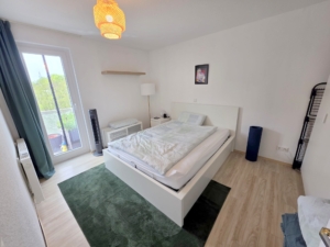 VERMIETET! Schicke + großzügige 2 Zimmerwohnung + großer Südbalkon + Klimaanlage – Ostend Grenze Bornheim