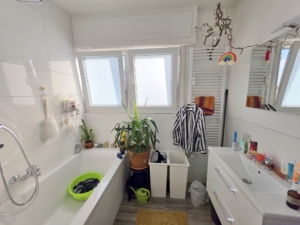 VERMIETET! Gemütliche, sonnige 3 Zimmerwohnung mit Wintergarten und Freisitz- Offenbach-Biber