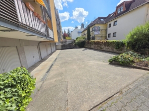 Nagelneu umfassend renoviert! Sonnige 1- Zimmerwohnung mit Balkon und Einbauküche + ggf. KFZ Platz/Garage möglich- Sachsenhausen Süd