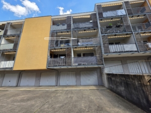 VERMIETET! Neu renoviert! Gemütliche, sonnige 3 Zimmerwohnung mit Balkon und Einbauküche- Sachsenhausen Süd