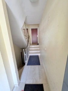 VERMIETET! Neu renoviert! Gemütliche, sonnige 3 Zimmerwohnung mit Balkon und Einbauküche- Sachsenhausen Süd