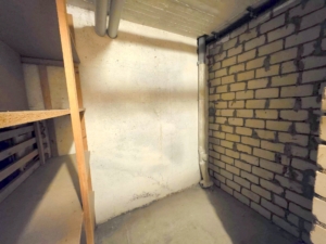 VERMIETET! Neu renoviert! Gemütliche, sonnige 3 Zimmerwohnung mit Balkon und Einbauküche- Sachsenhausen Süd