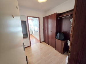 VERMIETET! Schicke + lichtdurchflutete 2 Zimmer Wohnung mit großem Südbalkon – Sachsenhausen + POOL+SAUNA im Haus!