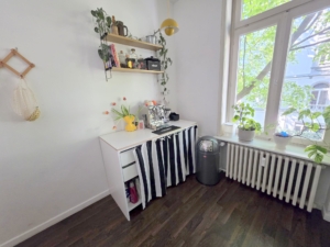 VERMIETET! Altbaucharme pur! Gemütliche 2 Zimmerwohnung mit Balkon – ruhig und zentral Nähe EZB