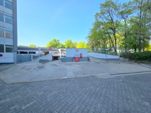 VERMIETET! Erstbezug nach Renovierung! Schicke + voll möblierte 2 Zimmerwohnung mit Balkon im 9. OG + TG-KFZ-Platz – zentral in Eschborn