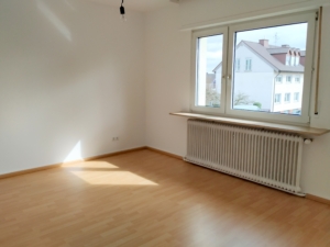 VERMIETET! Gemütliche, sonnige 3 Zimmerwohnung mit Wintergarten und Freisitz- Offenbach-Biber