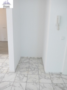 RESERVIERT! Schicke 5 Zimmer + 2 Balkone -Fußbodenheizung – Schwimmbad + Sauna im Haus – ruhig in Niederrad