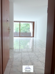 RESERVIERT! Schicke 5 Zimmer + 2 Balkone -Fußbodenheizung – Schwimmbad + Sauna im Haus – ruhig in Niederrad