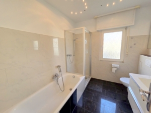 Kapitalanleger oder Eigennutzer aufgepasst! Großzügige 5-Zimmer Eigentums-Wohnung inkl. Einbauküche und mit Gartenanteil + KFZ-Stellplatz – zentral in Obertshausen