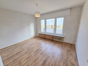Kapitalanleger oder Eigennutzer aufgepasst! Großzügige 5-Zimmer Eigentums-Wohnung inkl. Einbauküche und mit Gartenanteil + KFZ-Stellplatz – zentral in Obertshausen