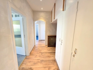 Kapitalanleger oder Eigennutzer aufgepasst! Großzügige 5-Zimmer Eigentums-Wohnung inkl. Einbauküche und mit Gartenanteil + KFZ-Stellplatz – zentral in Obertshausen