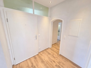 Kapitalanleger oder Eigennutzer aufgepasst! Großzügige 5-Zimmer Eigentums-Wohnung inkl. Einbauküche und mit Gartenanteil + KFZ-Stellplatz – zentral in Obertshausen