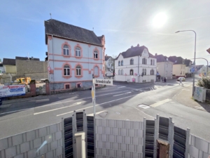 Kapitalanleger oder Eigennutzer aufgepasst! Großzügige 5-Zimmer Eigentums-Wohnung inkl. Einbauküche und mit Gartenanteil + KFZ-Stellplatz – zentral in Obertshausen