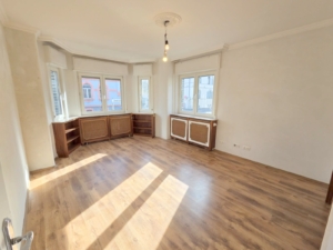 Kapitalanleger oder Eigennutzer aufgepasst! Großzügige 5-Zimmer Eigentums-Wohnung inkl. Einbauküche und mit Gartenanteil + KFZ-Stellplatz – zentral in Obertshausen