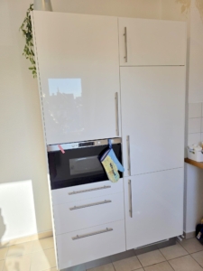 VERMIETET! Altbaucharme Pur + ganz oben! Sonnige 2-Zimmer Altbau Wohnung – zentral in Sachsenhausen
