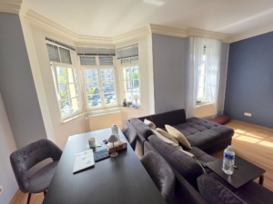 VERMIETET! Mitten im Leben von Sachsenhausen! Sonnige 4 Zimmerwohnung mit Balkon, Einbauküche + Gäste-WC!