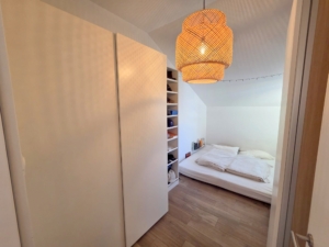 VERMIETET! Schicke 4 Zimmer Dachgeschosswohnung + 2 Balkone + 2 Bäder + Fußbodenheizung -ruhig + zentral in Rödelheim