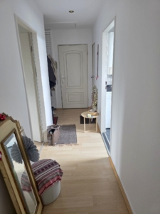 Ganz oben im Altbau! Sonnige+ richtig große Dachstudio Wohnung mit Skyline- + Taunusblick – ruhig in Rödelheim