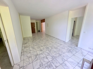 RESERVIERT! Schicke 5 Zimmer + 2 Balkone -Fußbodenheizung – Schwimmbad + Sauna im Haus – ruhig in Niederrad