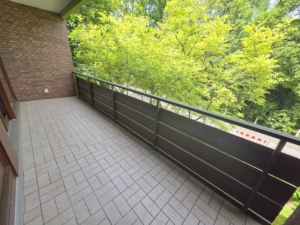 RESERVIERT! Schicke 5 Zimmer + 2 Balkone -Fußbodenheizung – Schwimmbad + Sauna im Haus – ruhig in Niederrad