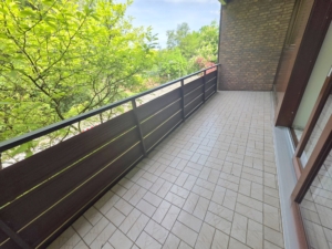 RESERVIERT! Schicke 5 Zimmer + 2 Balkone -Fußbodenheizung – Schwimmbad + Sauna im Haus – ruhig in Niederrad