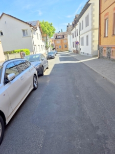 VERMIETET! Ruhige + gepflegte 2 Zimmerwohnung mit kleinem Balkon – Offenbach- Bieber