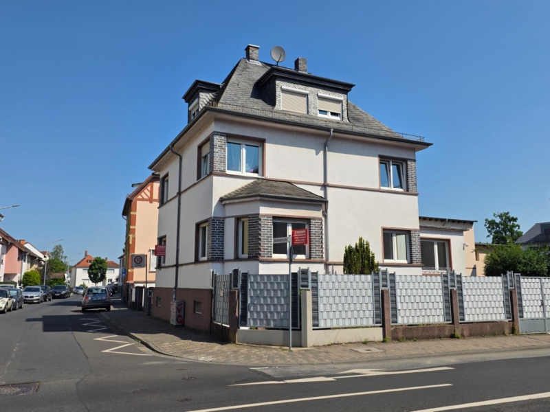 Kapitalanleger oder Eigennutzer aufgepasst! Großzügige 5-Zimmer Eigentums-Wohnung inkl. Einbauküche und mit Gartenanteil + KFZ-Stellplatz – zentral in Obertshausen