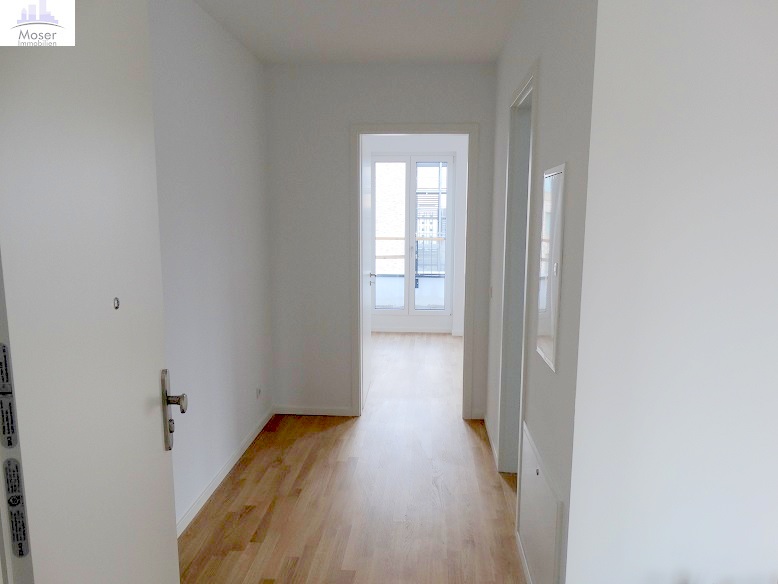 Neubau in 2020! Große 2-Zimmer Penthouse mit 2 Terrassen, Parkett, Einbauküche- zentr. Ostend Lage