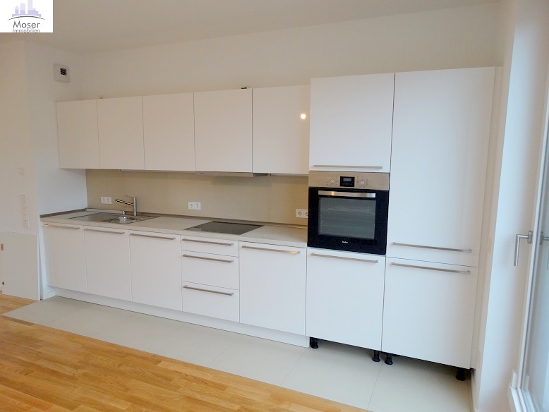 Neubau in 2020! Große 2-Zimmer Penthouse mit 2 Terrassen, Parkett, Einbauküche- zentr. Ostend Lage