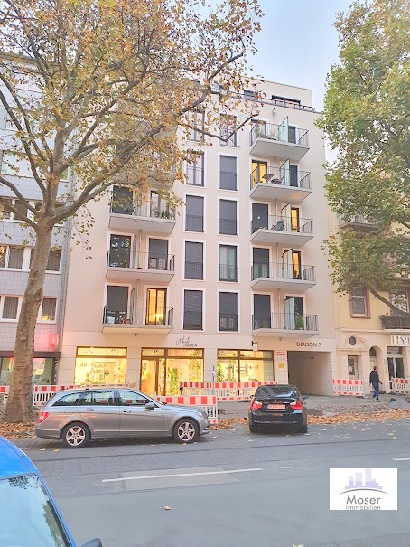 Neubau in 2020! Große 2-Zimmer Penthouse mit 2 Terrassen, Parkett, Einbauküche- zentr. Ostend Lage