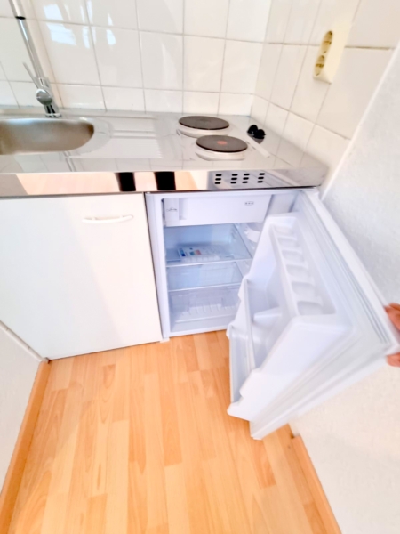 Kleines 1 Zimmer-Apartment mit neuw. Singleküche – mitten in Offenbachs Fußgängerzone