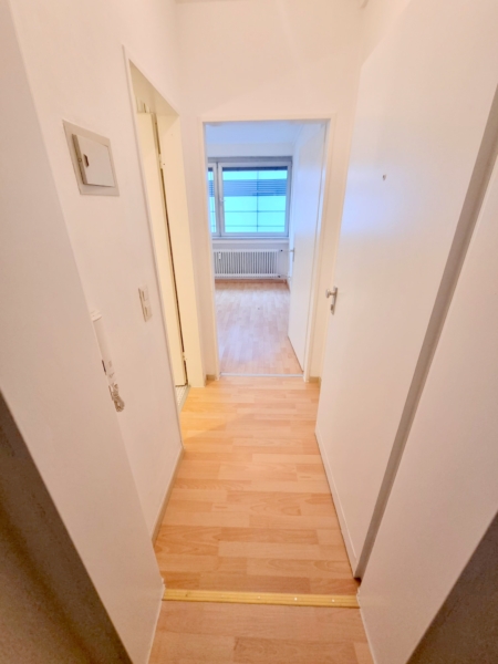 Kleines 1 Zimmer-Apartment mit neuw. Singleküche – mitten in Offenbachs Fußgängerzone