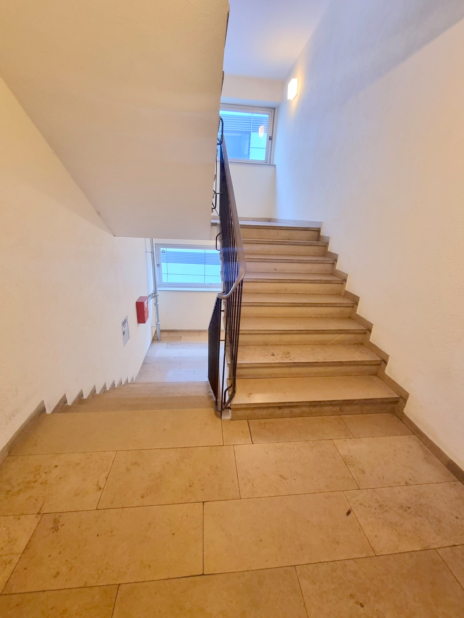 Kleines 1 Zimmer-Apartment mit neuw. Singleküche – mitten in Offenbachs Fußgängerzone
