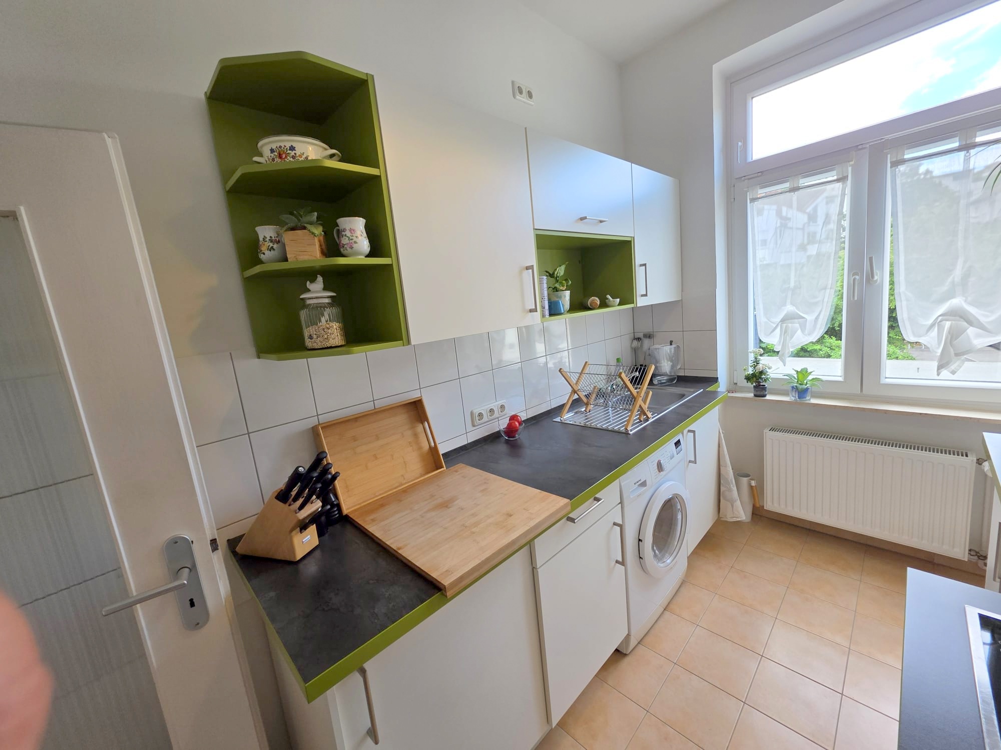 Altbaucharme Pur! Bezahlbar für 1 Person: Top gemütliche 2-Zimmer Wohnung – zentral in Oberrad