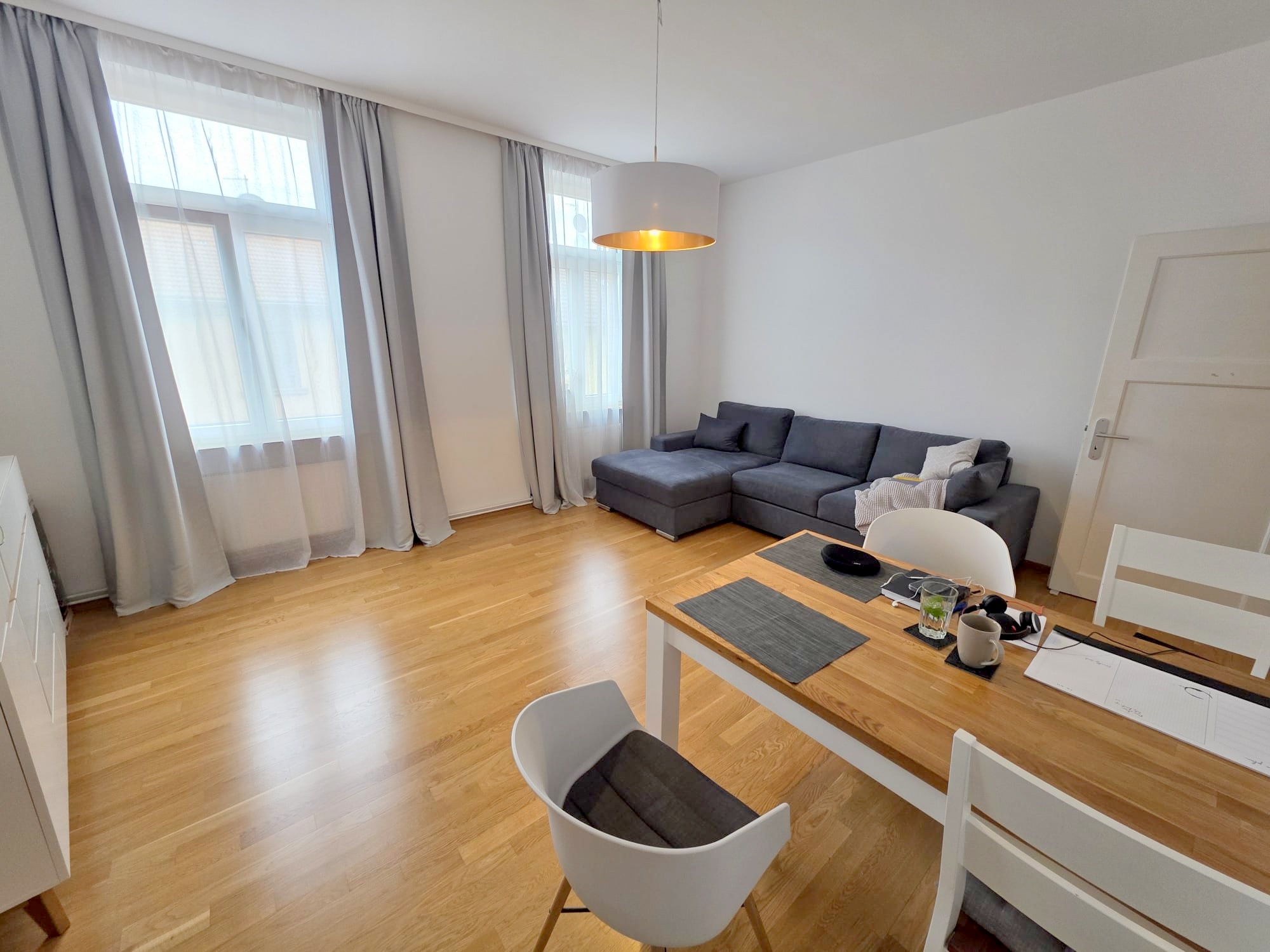 Blick ins Wohnzimmer