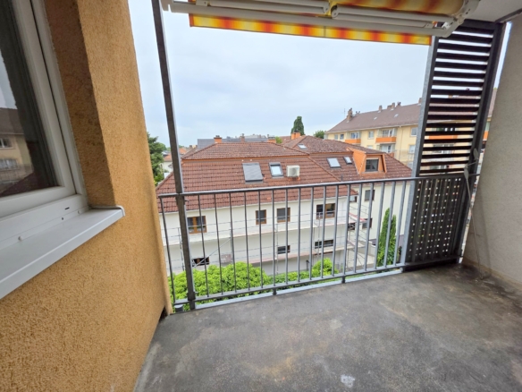 Nagelneu umfassend renoviert! Sonnige 1- Zimmerwohnung mit Balkon und Einbauküche + ggf. KFZ Platz/Garage möglich- Sachsenhausen Süd